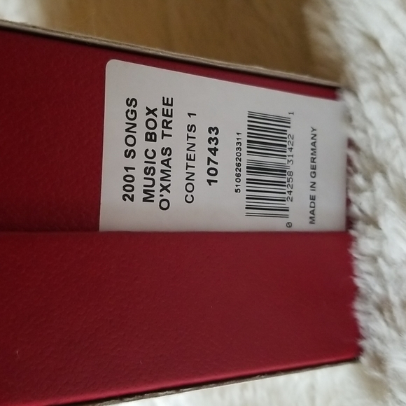 Waterford Songs of Christmas Collection Music Box - Picture 10 of 10